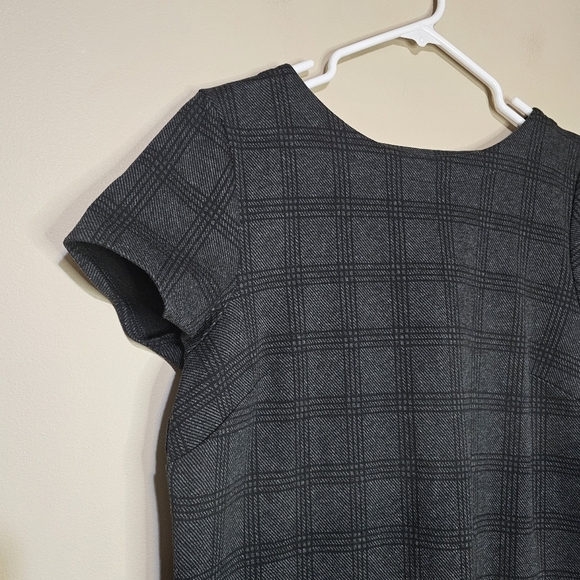 J. Jill Ponte Knit Windowpane Shift Dress Women's size Medium Petite Gray Black - Picture 3 of 8